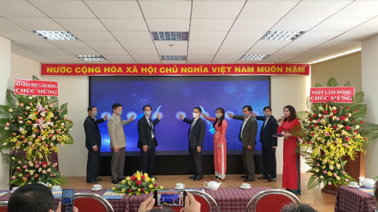 VNPT Lâm Đồng và Sở giáo dục đào tạo tỉnh khai trương Trung tâm điều hành giáo dục thông minh tỉnh Lâm Đồng VNPT Lâm Đồng và Sở giáo dục đào tạo tỉnh khai trương Trung tâm điều hành giáo dục thông minh tỉnh Lâm Đồng